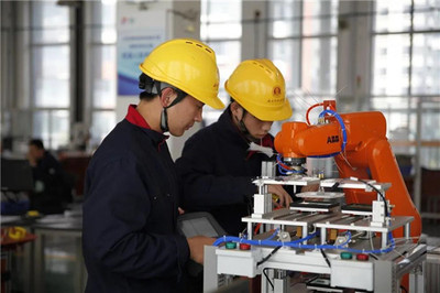 安丘职业中专在全省技能大赛中勇夺第一名 技术服务领域的卓越成就